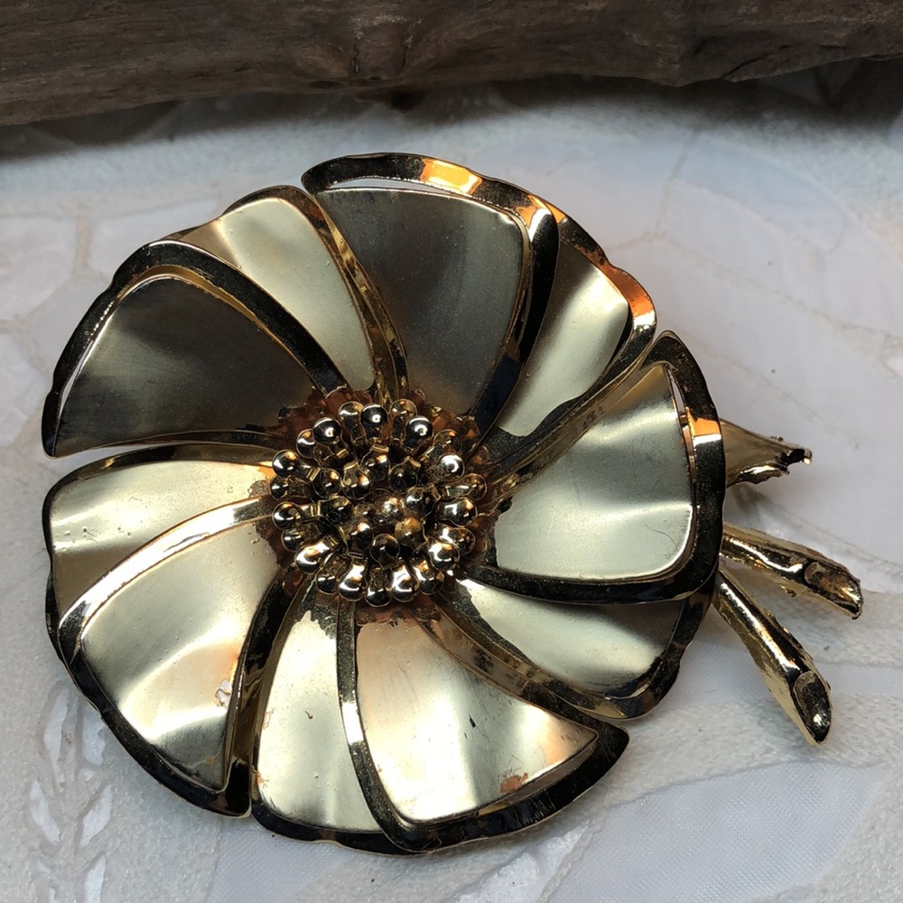 Vntg Brooches